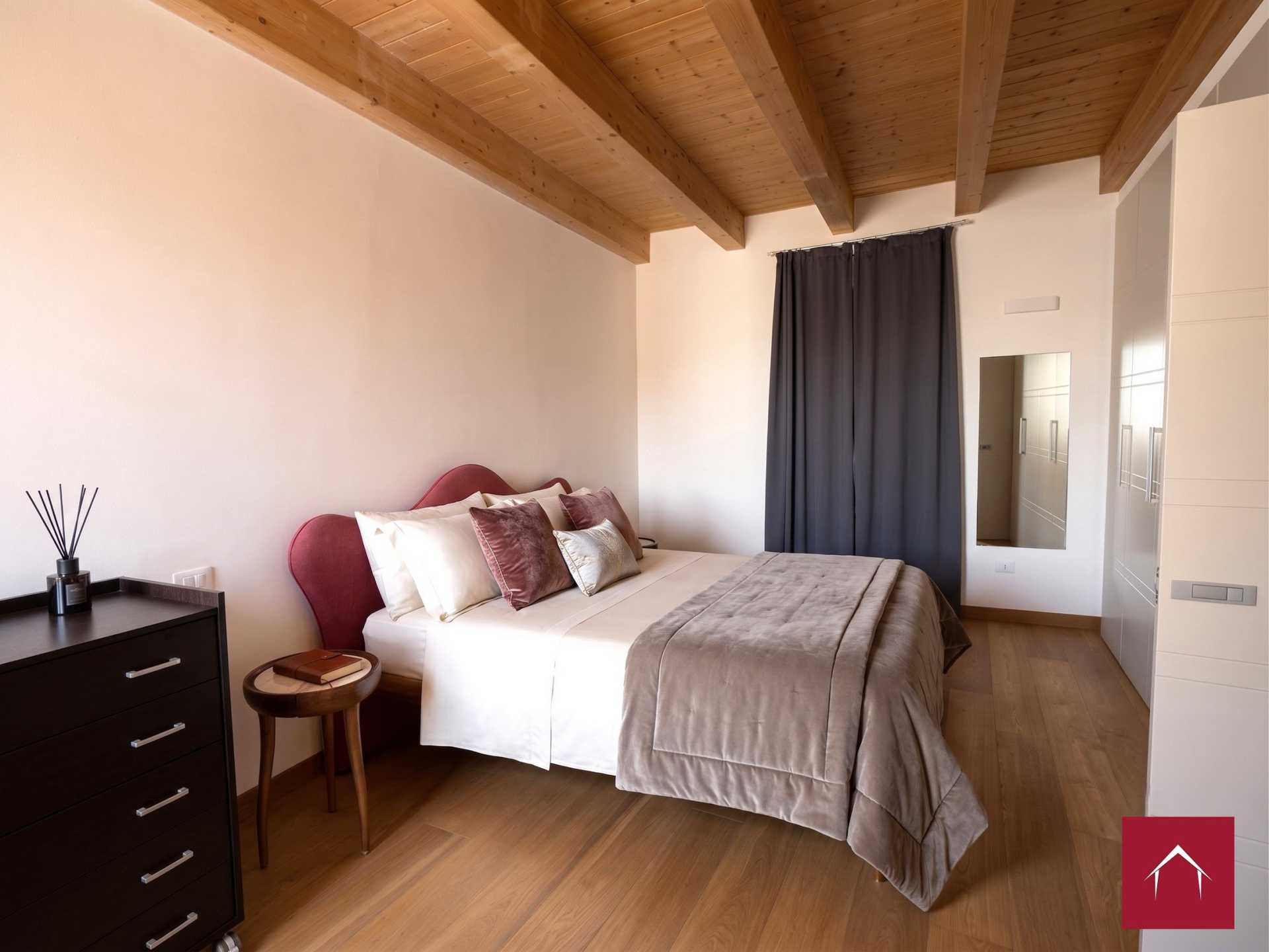 Bilocale arredato con esclusivo terrazzo panoramico - foto 18