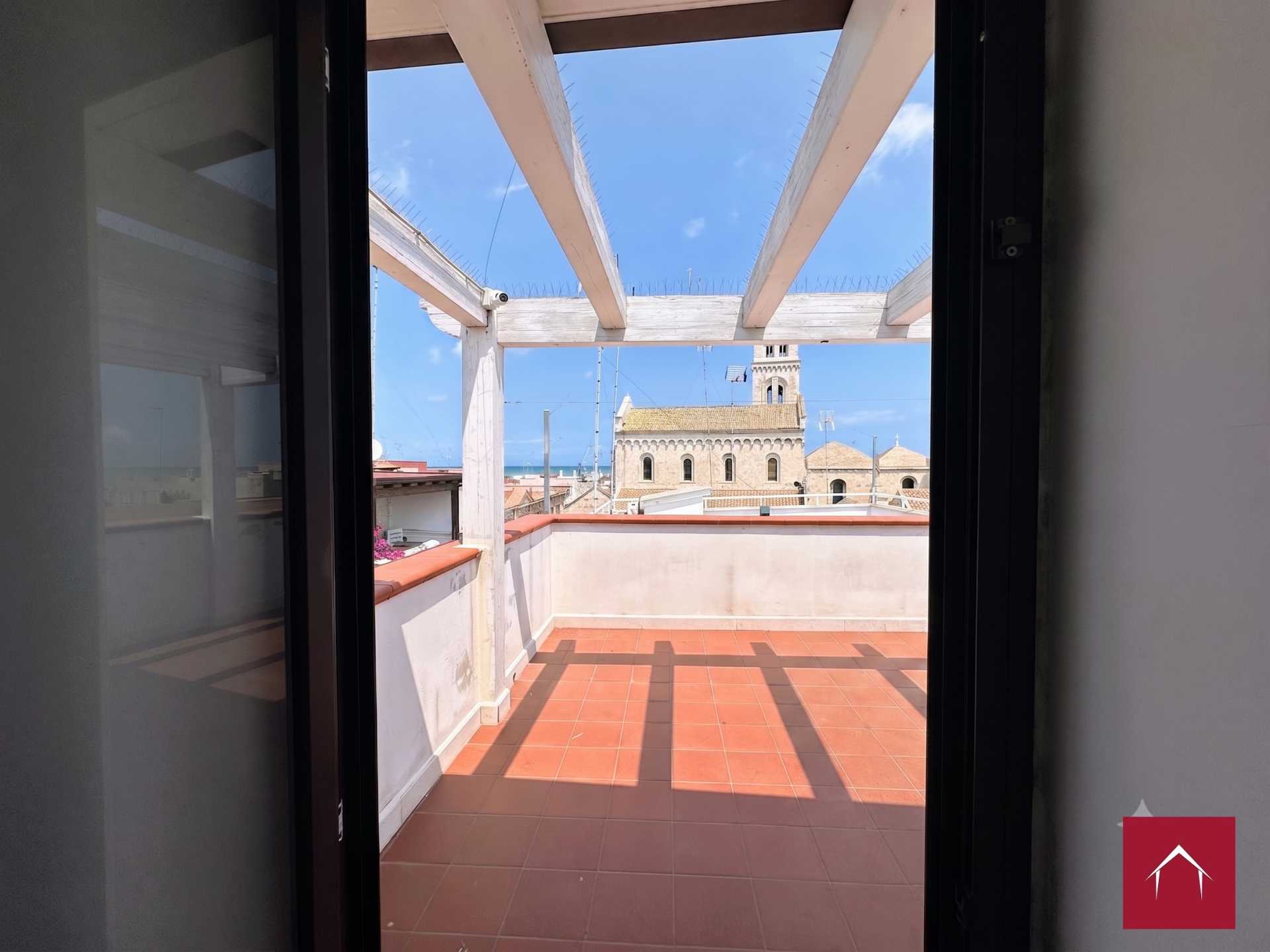 Bilocale arredato con esclusivo terrazzo panoramico - foto 24