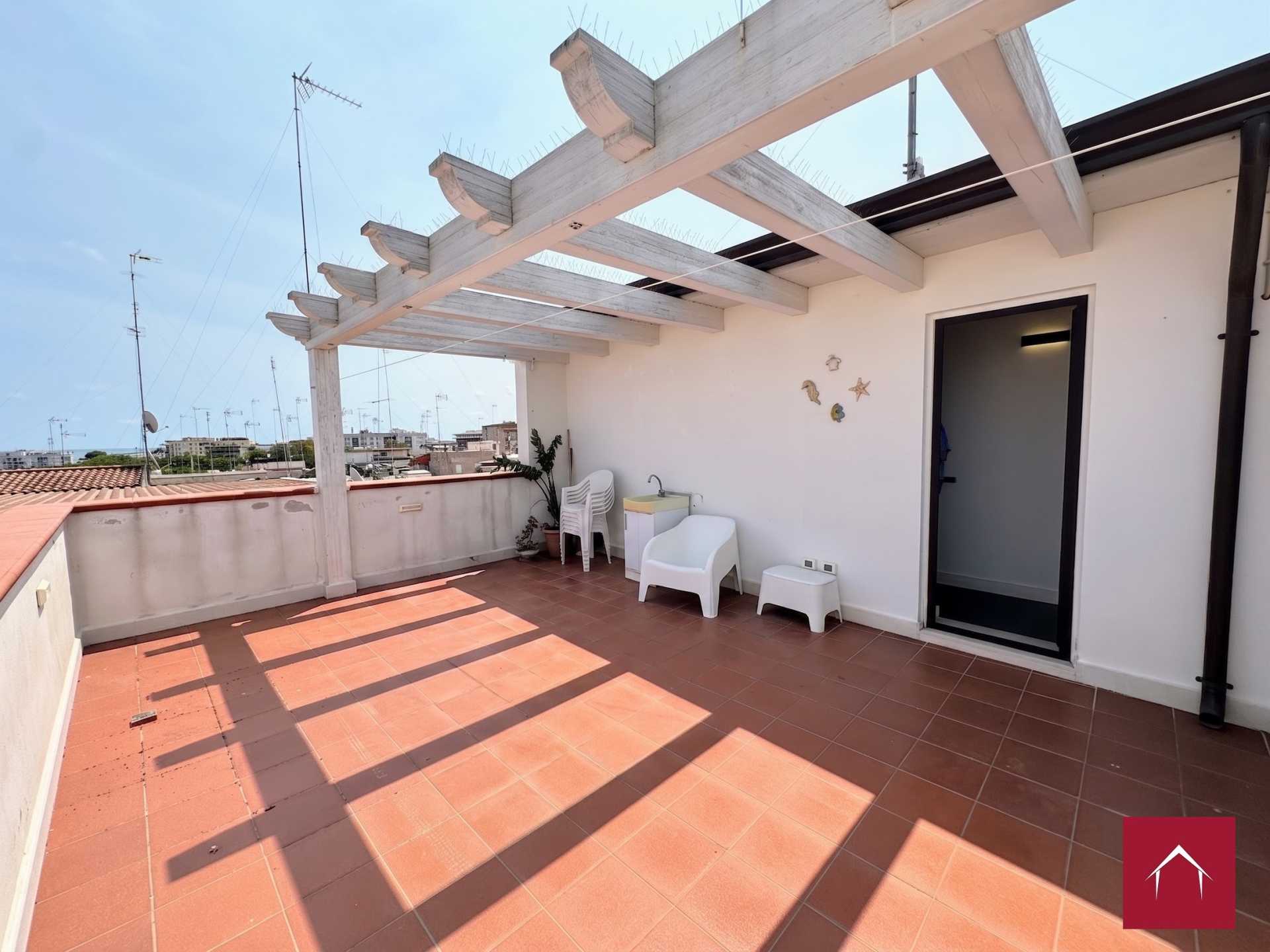 Bilocale arredato con esclusivo terrazzo panoramico - foto 28