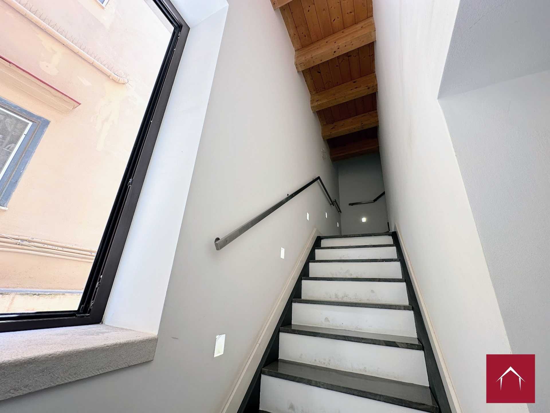 Bilocale arredato con esclusivo terrazzo panoramico - foto 5