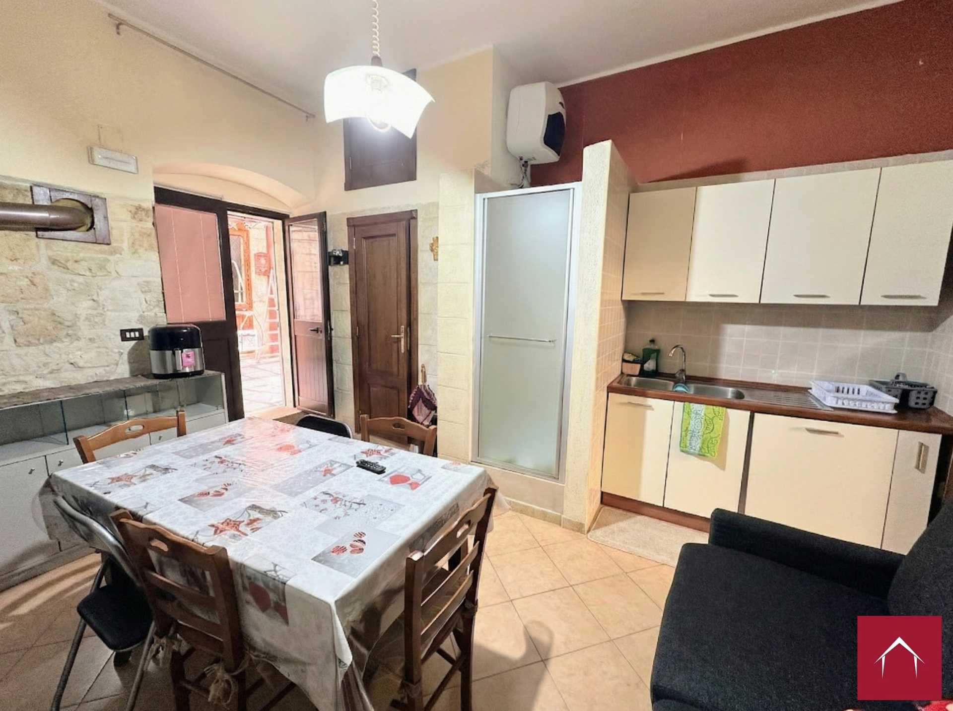 Bilocale arredato in centro storico - foto 6