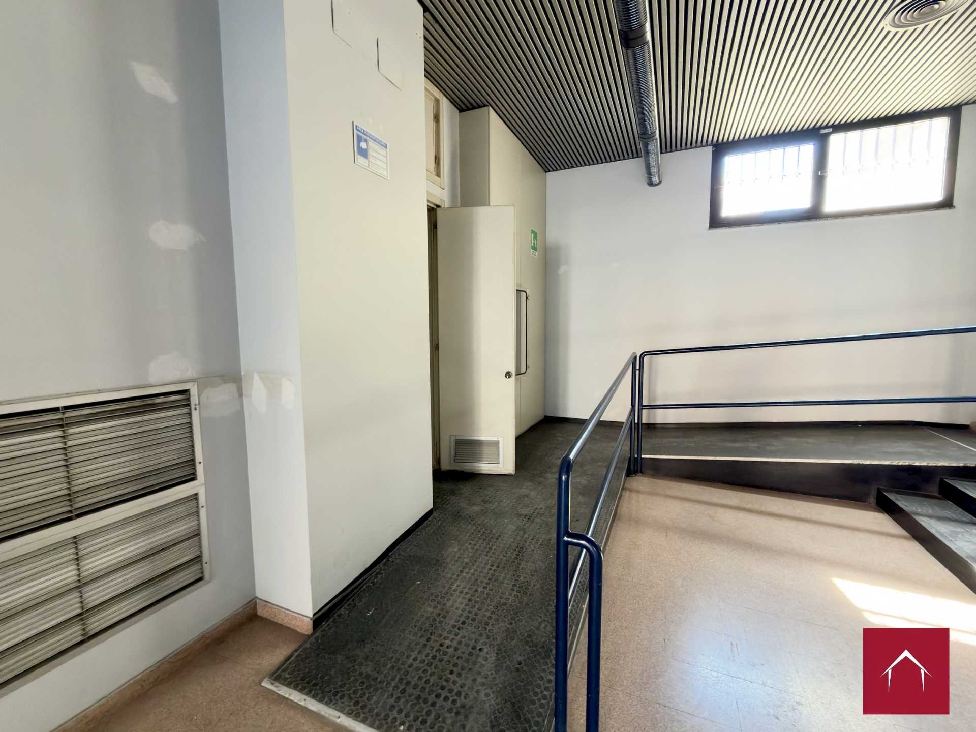 Ampio locale commerciale Via Roma n. 43 - foto 10